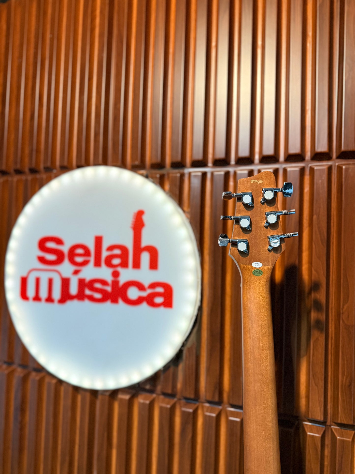 Guitarra electroacústica Stagg SA25-ACE-MAHO – Caoba