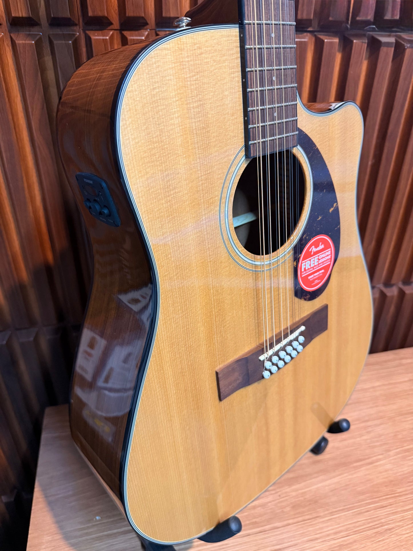 Docerola Fender CD-140SCE