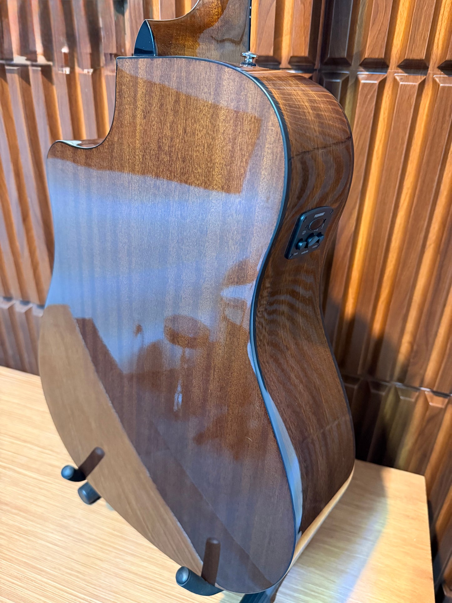 Docerola Fender CD-60SCE