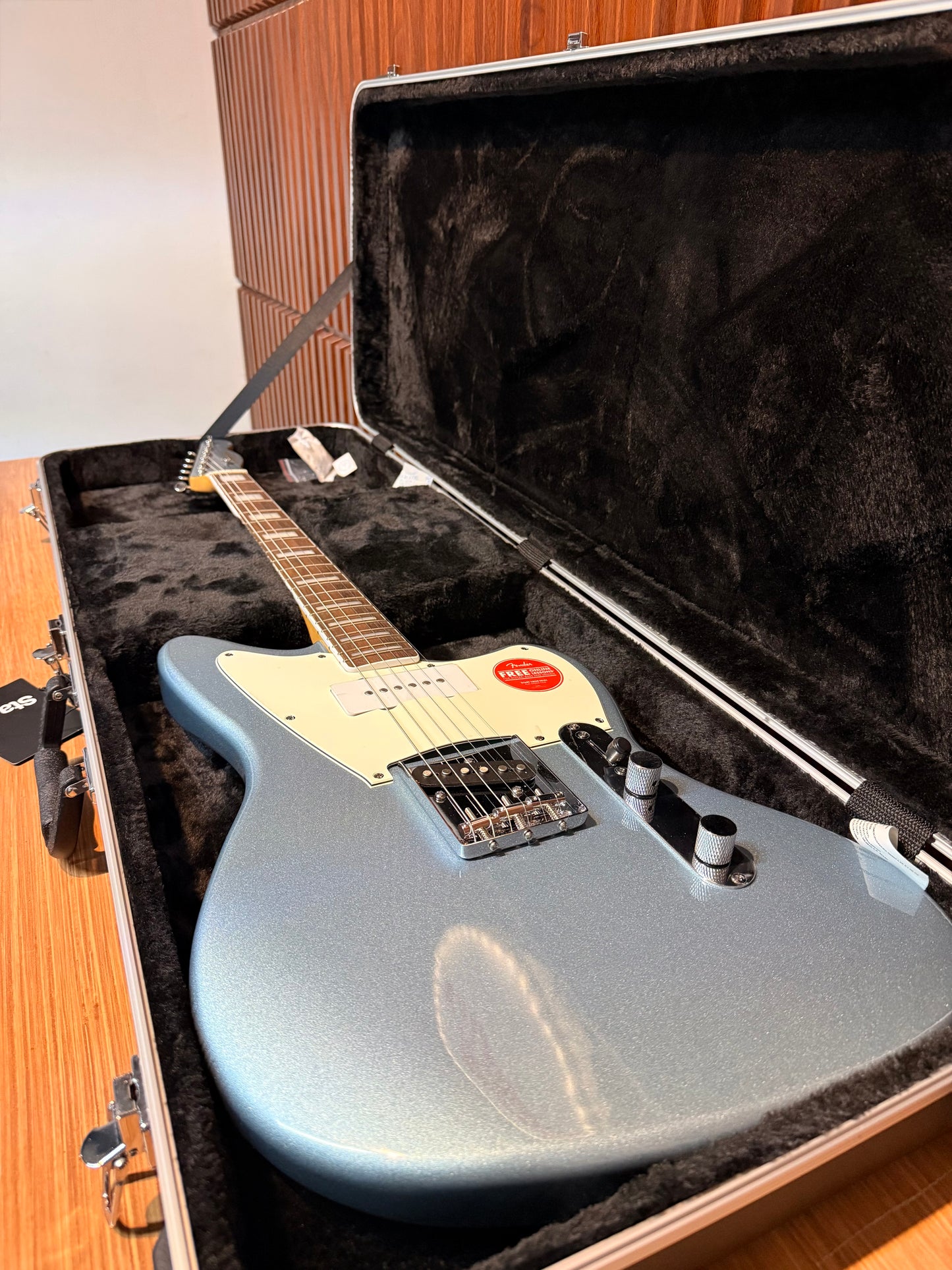 Estuche rígido Stagg ABS para guitarra eléctrica