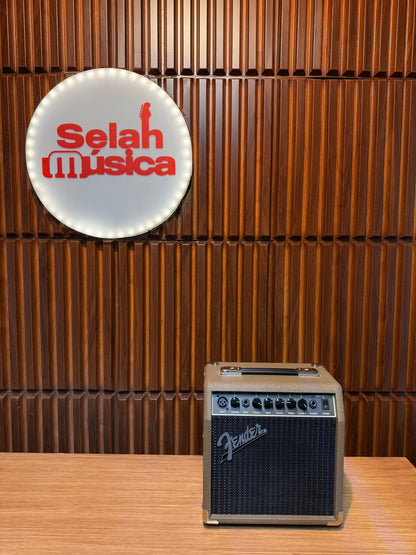 Amplificador para guitarra acústica Fender Acoustasonic 15W