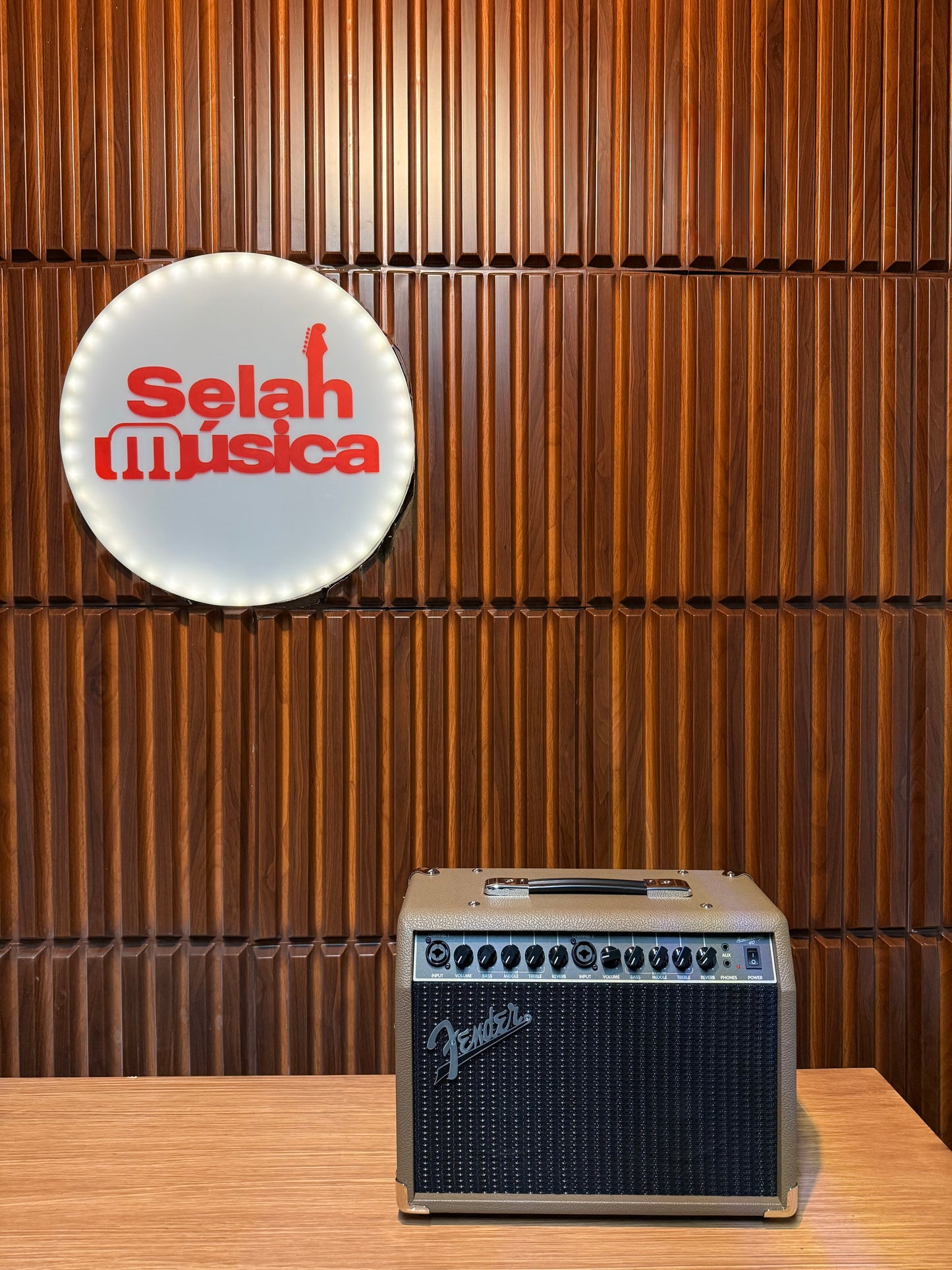 Amplificador para guitarra acústica Fender Acoustasonic 40W