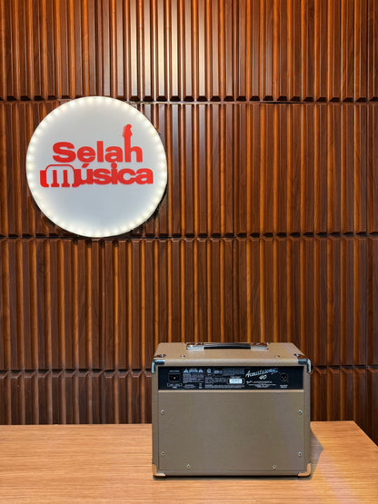 Amplificador para guitarra acústica Fender Acoustasonic 40W