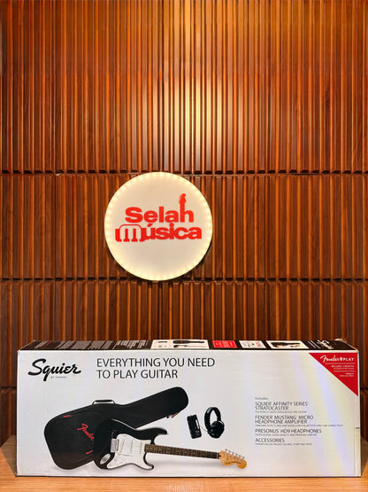 Paquete de guitarra eléctrica Fender Squier Affinity Stratocaster Mustang Micro color negro