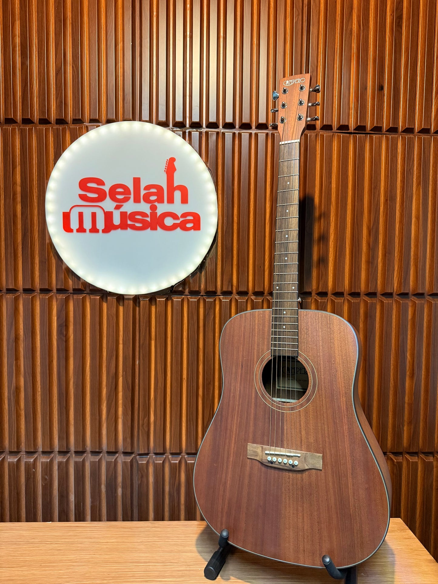 Guitarra acústica Campero XM-42MH-MT color café mate