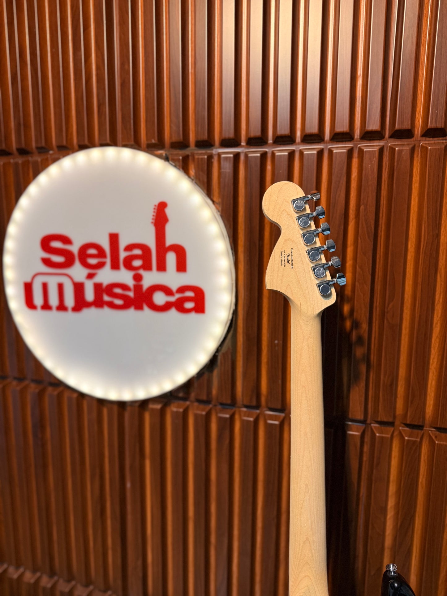 Guitarra Eléctrica Squier Affinity Series Stratocaster FMT Black Burst