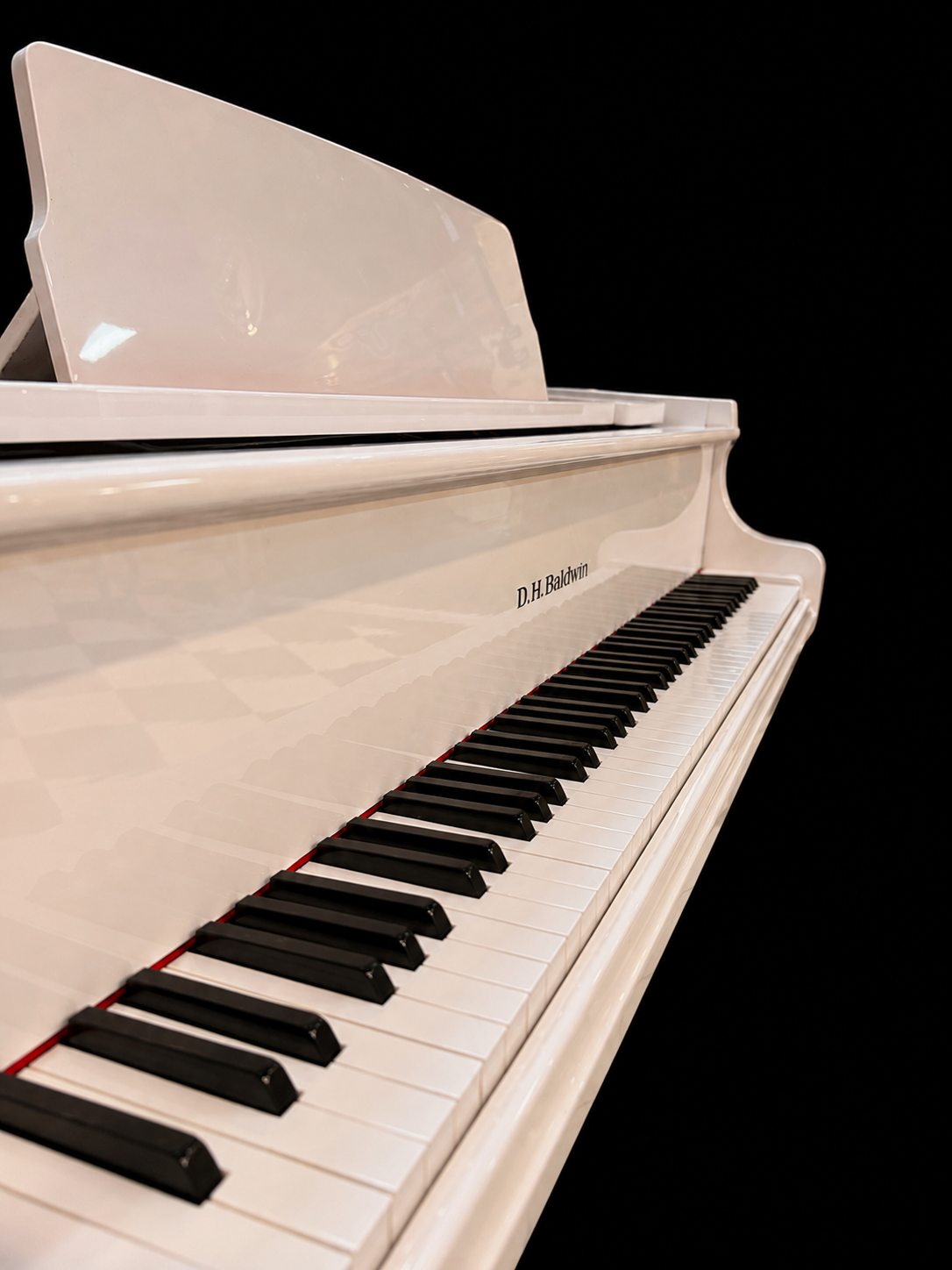 Piano Acústico D.H. Baldwin 1/4 de Cola Blanco