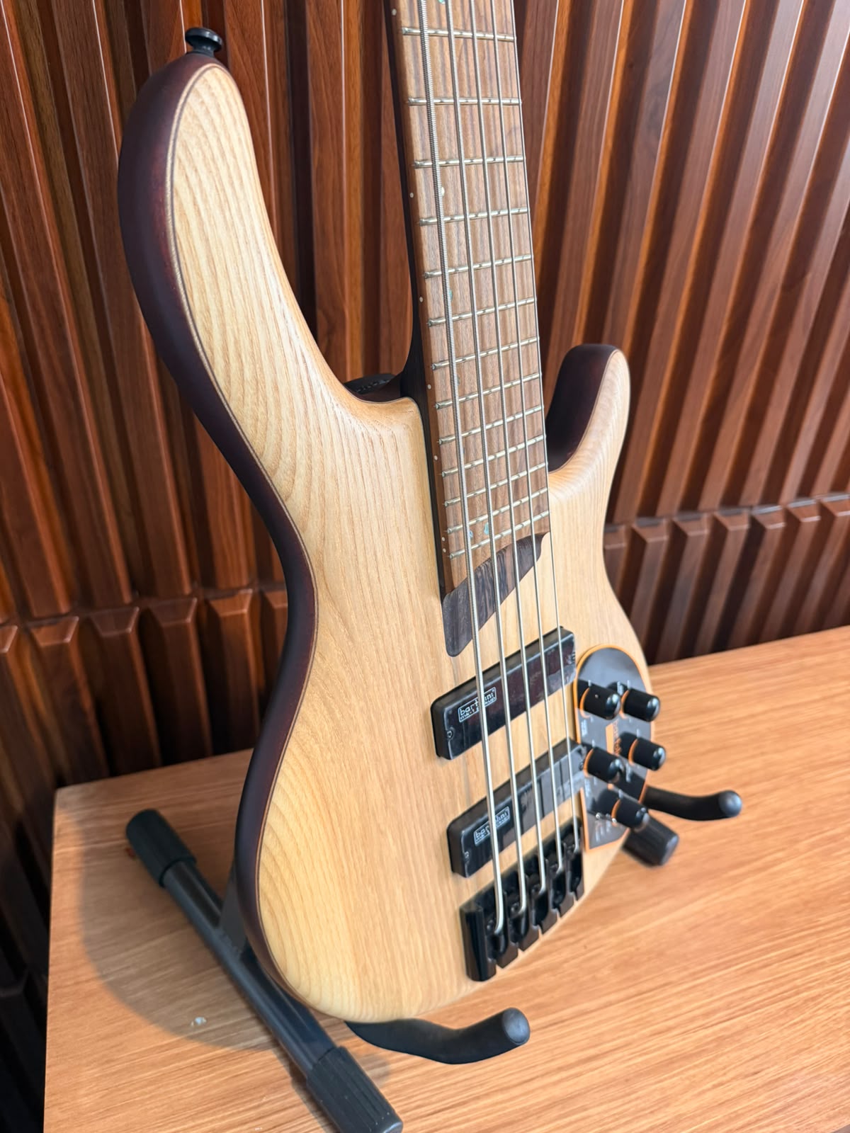 Bajo Eléctrico Cort Artisan B5 Element Open Pore Natural