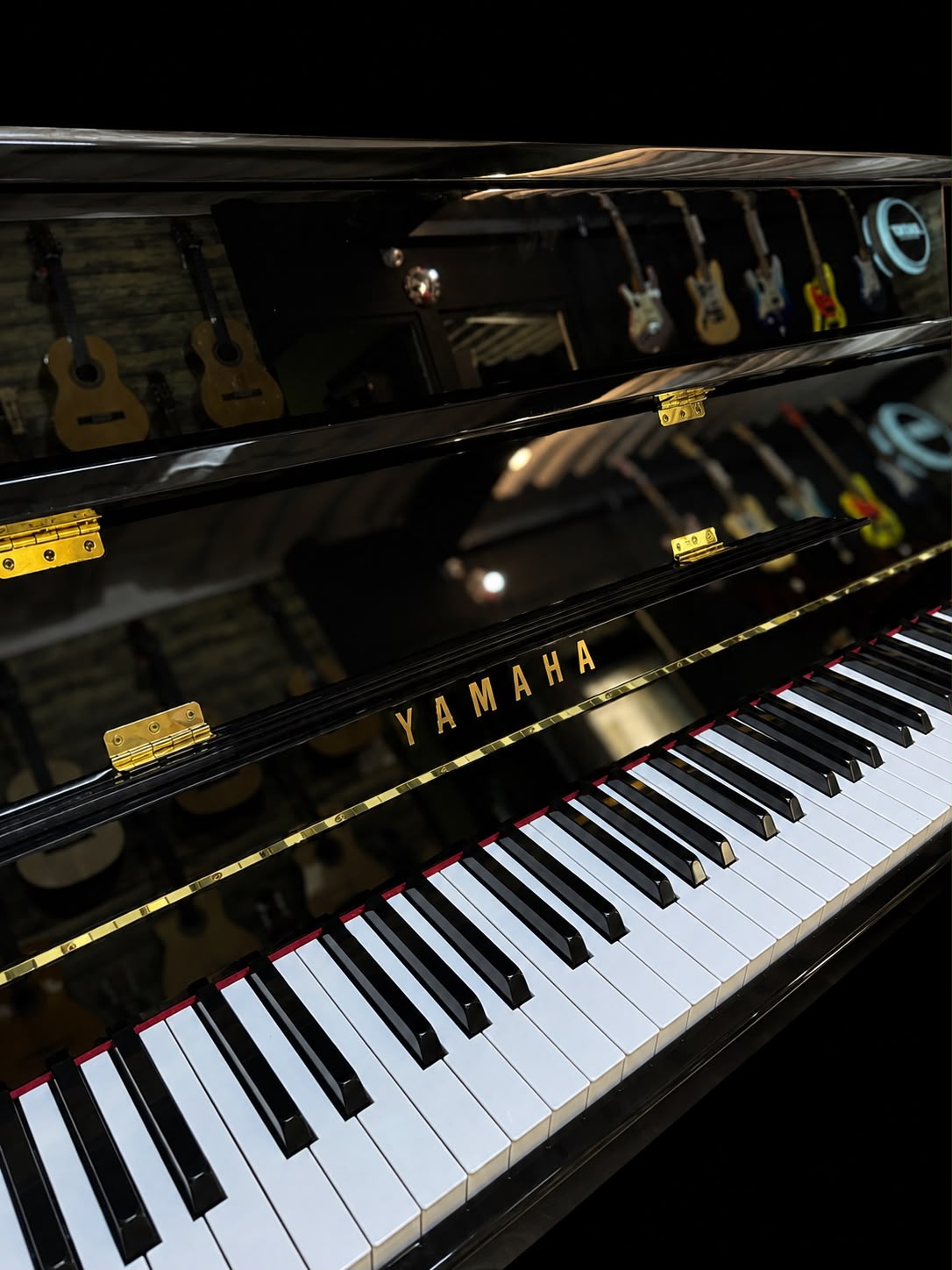 Piano Vertical Yamaha JU109 Silent BK Negro Pulido