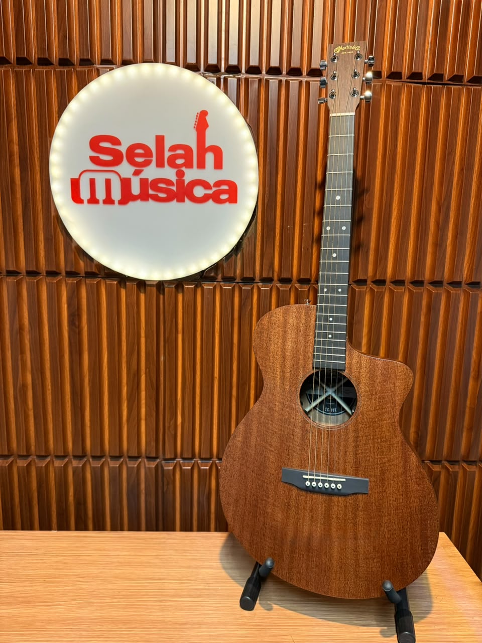Guitarra Electroacústica Martin SC-10E Road Series