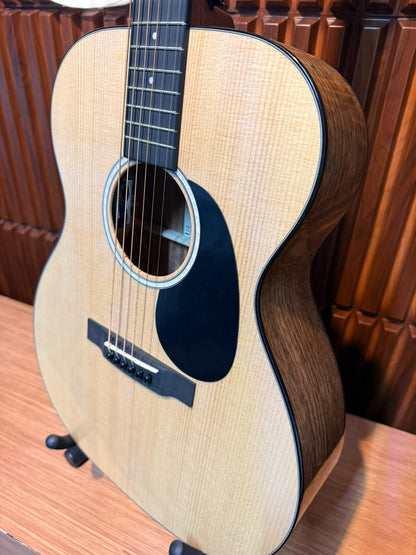 Guitarra Electroacústica Martin 000-12E Road Series