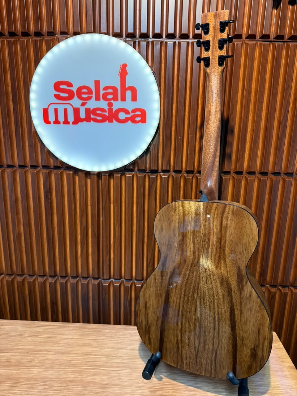 Guitarra Electroacústica Martin 000-12E Road Series