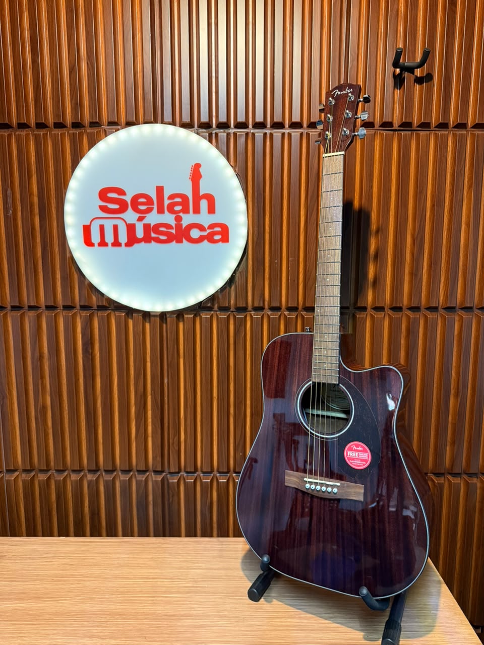 Guitarra Electroacústica Fender CD-140SCE All Mahogany