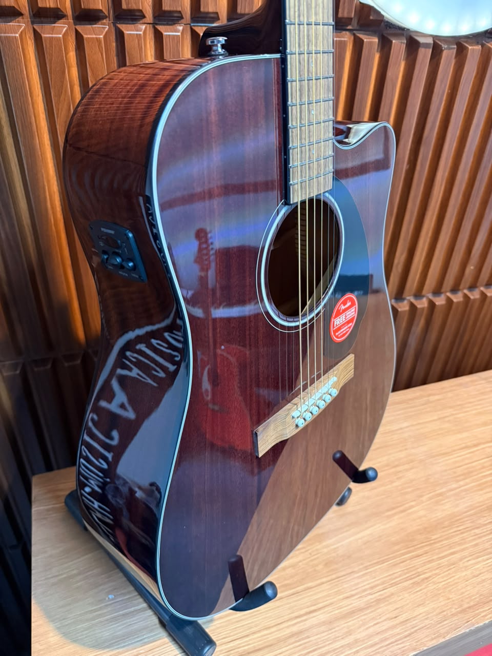 Guitarra Electroacústica Fender CD-60SCE All Mahogany